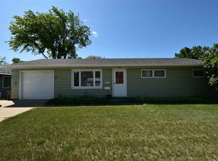 715 19th Ave SW, Minot, ND 58701