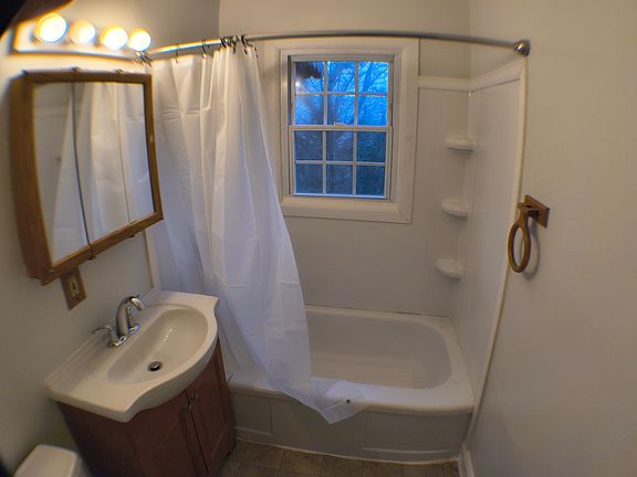 3rd image of 405 Landau Dr