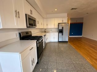 238 Hanover St APT 3, Boston, MA 02113