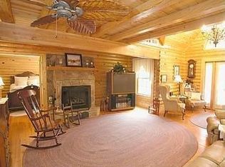 103 Starlight Dr, Saute Nacoche, GA 30571