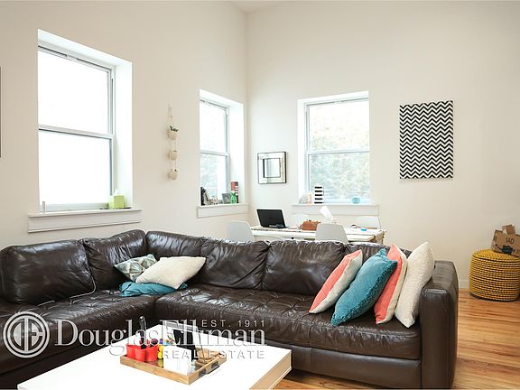 2nd image of 725 Fulton St APT 2B