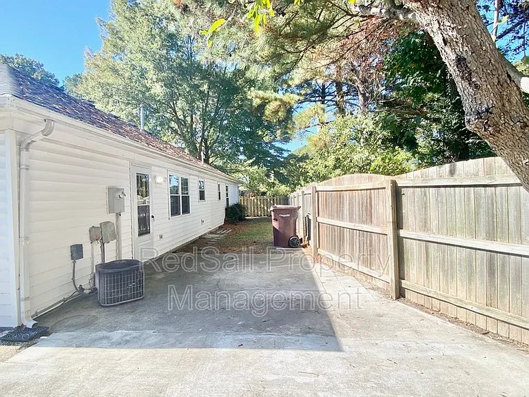 500 Windward Dr — Photo 18