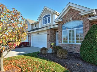 1351 Camelot Ln, Lemont, IL 60439