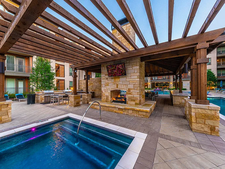 Poolside Summerhouse