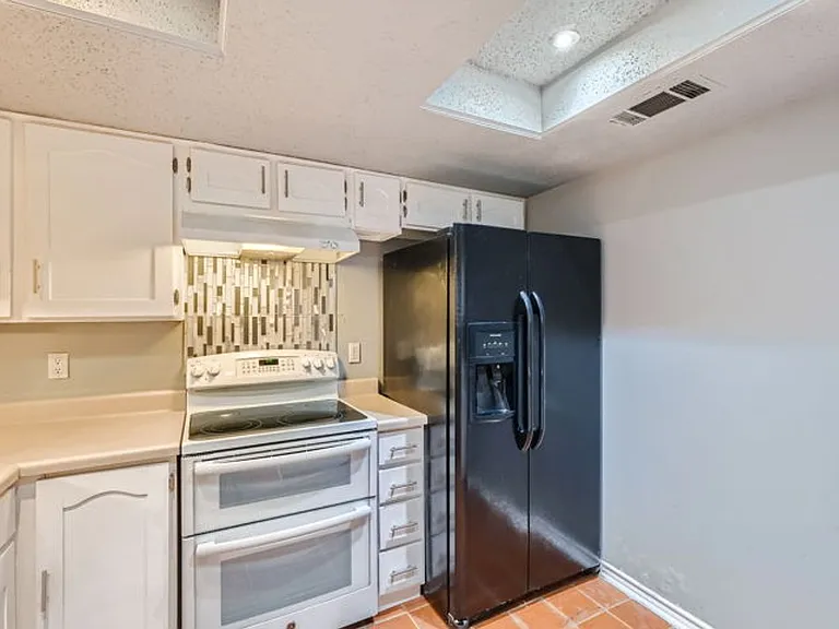 6422 Honey Hl — Photo 11