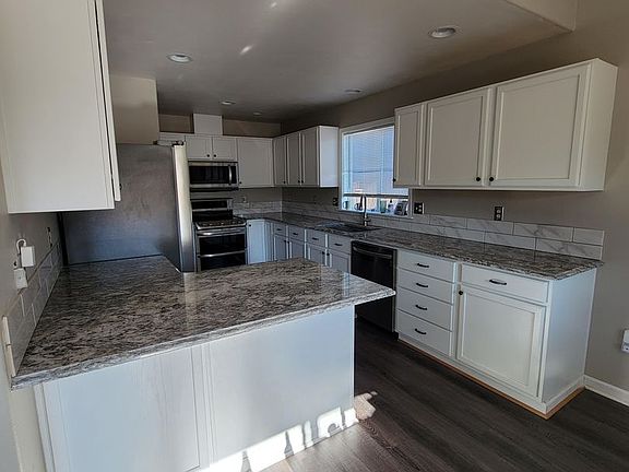 2nd image of 10713 Umtanum St SE