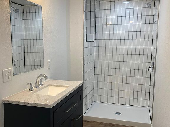 4th image of 301 W 89th St APT D