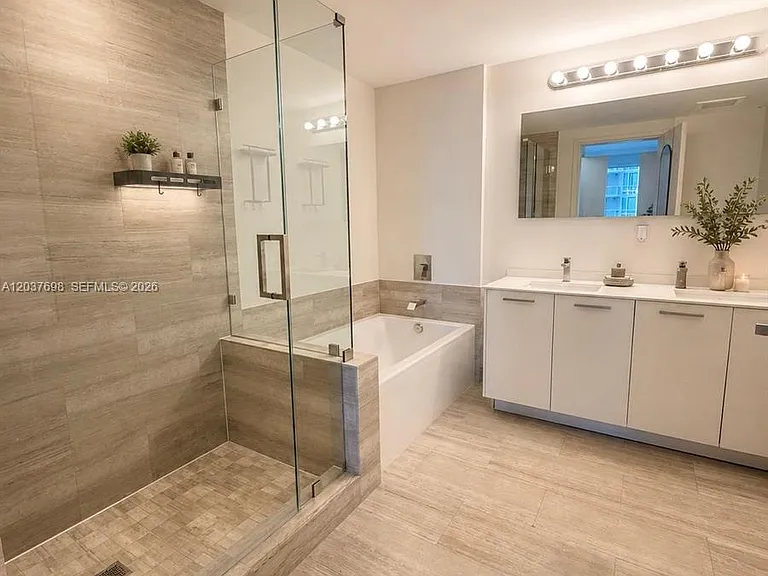 1300 Brickell Bay Dr #1904 — Photo 18