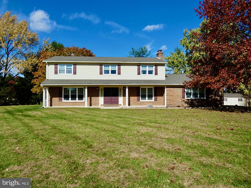 1st image of 16 Carol Ann Ct