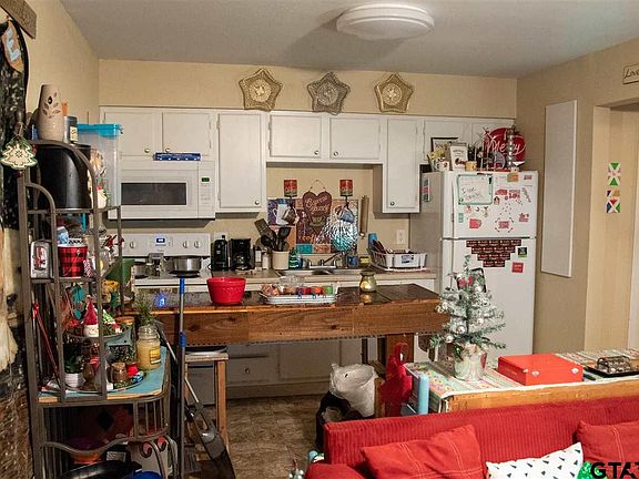 2nd image of 18110 Michelle Cir