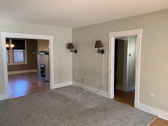 Livingroom facing diningroom