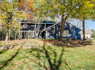 12780 W Weatherstone Ct, New Berlin, WI 53151