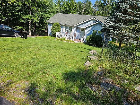 3rd image of 262 Snow Valley Dr