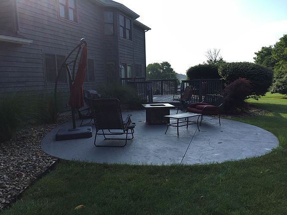5th image of 129 Applewood Dr