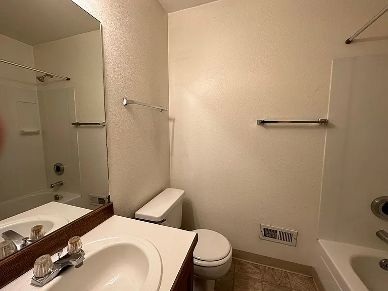 106 E Chester St #A & B — Photo 4