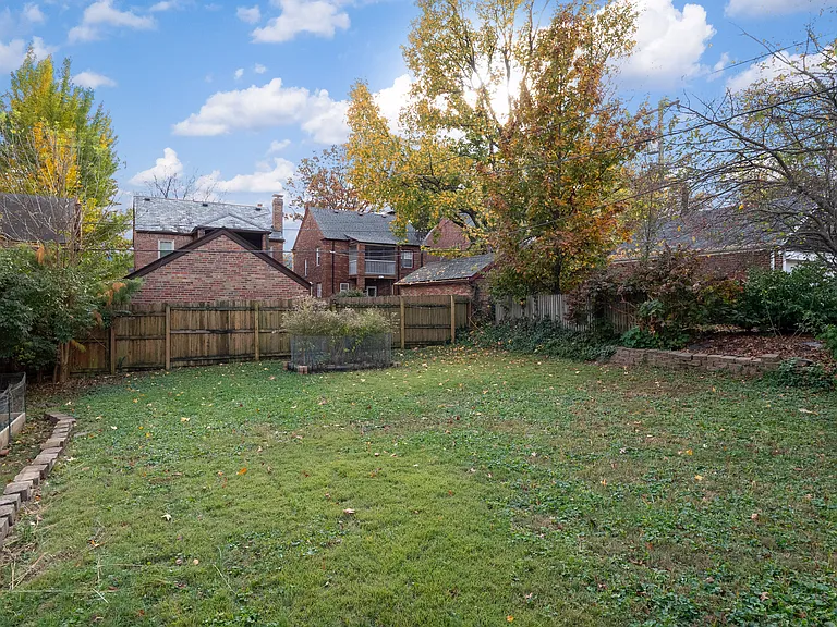 7722 Stanford Ave — Photo 3