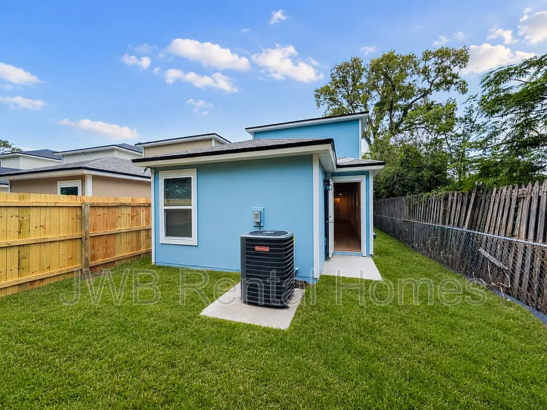 8301 Galveston Ave — Photo 14