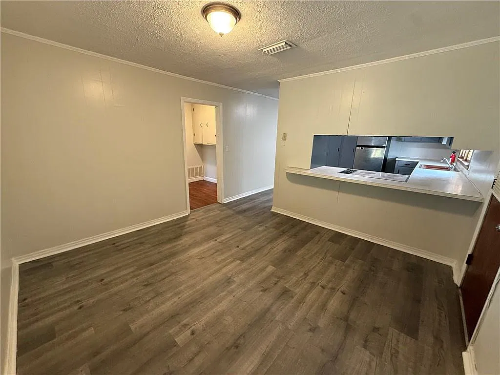 4 bed, 2.0 bath, 1770 sqft, $1,550 — Photo 3
