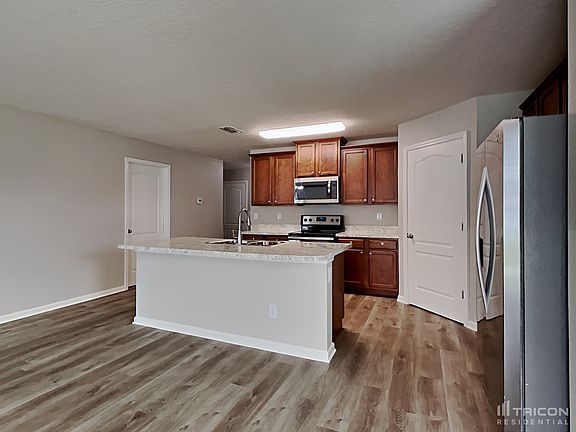 4th image of 3393 Canyon Falls Dr