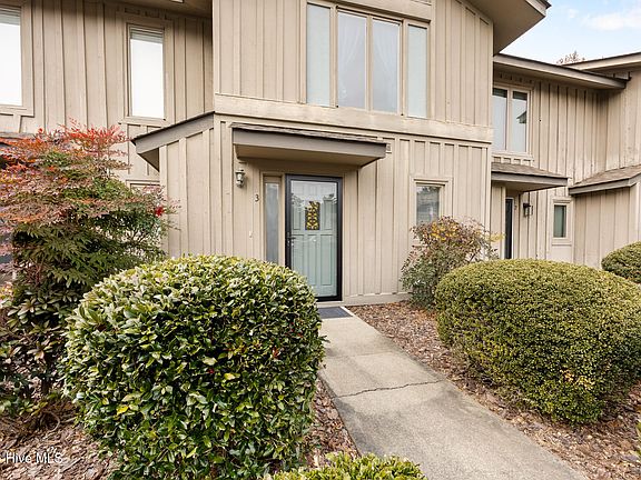 2nd image of 940 Linden Road Unit 3