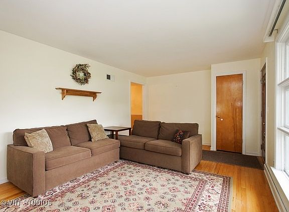 2nd image of 445 W Elm St