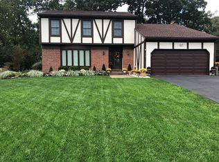 142 Hickory Rd, Somerset, NJ 08873