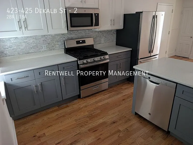423-425 Dekalb St #2 — Photo 2