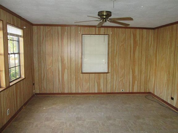 5th image of 409 W Harris St