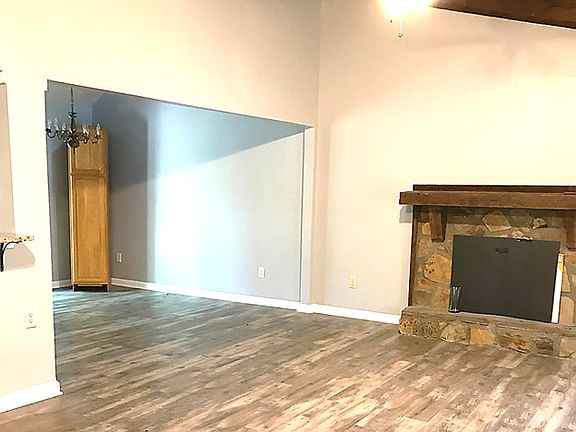 3rd image of 4156 Jody Ct NE