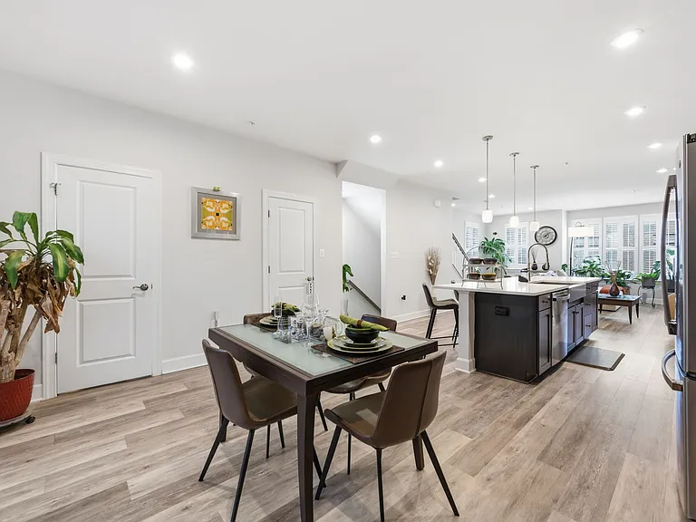 9553 Capital Ln #1 — Photo 32