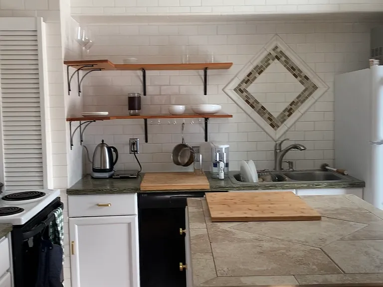 608 S 11th Ave — Photo 6