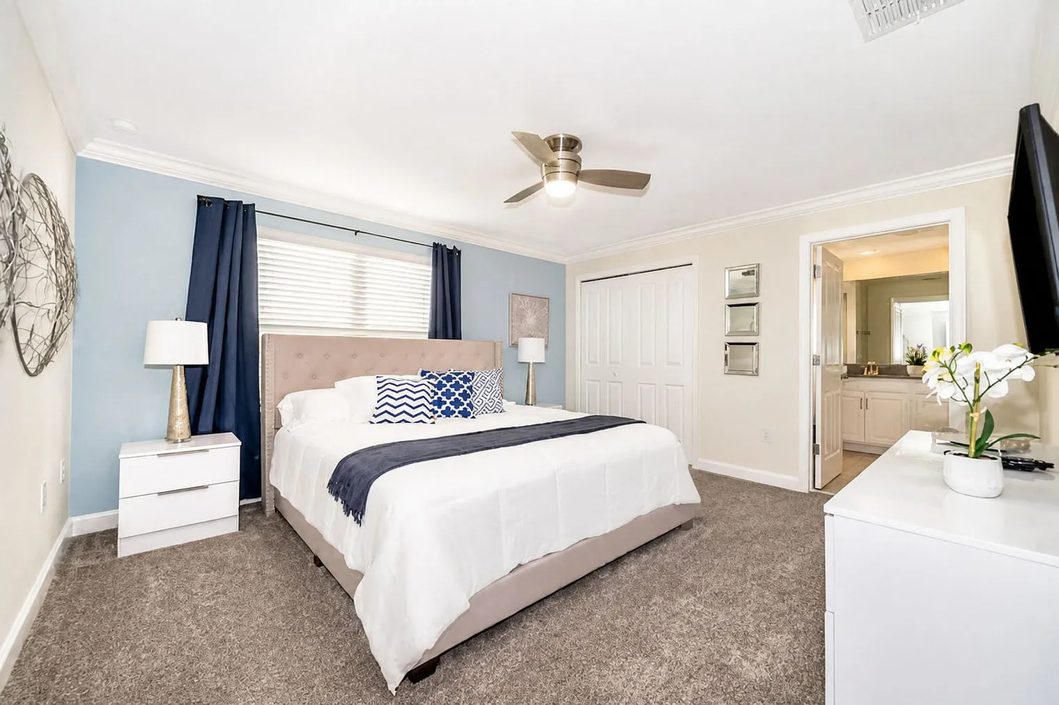 4 bed, 3.0 bath, 1905 sqft, $4,869 — Photo 2