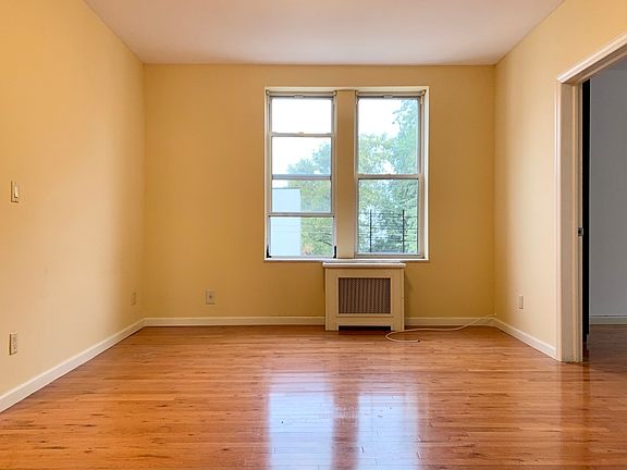 2nd image of 279 22nd St #3
