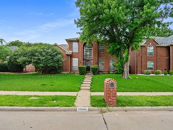 10800 Alexandria Dr — Photo 1
