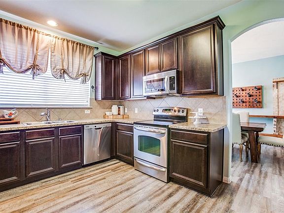 2nd image of 211 Northridge Dr