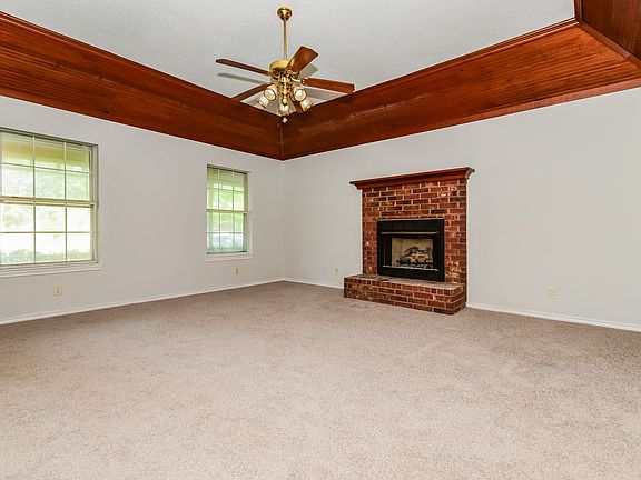 3rd image of 2127 N Village Dr