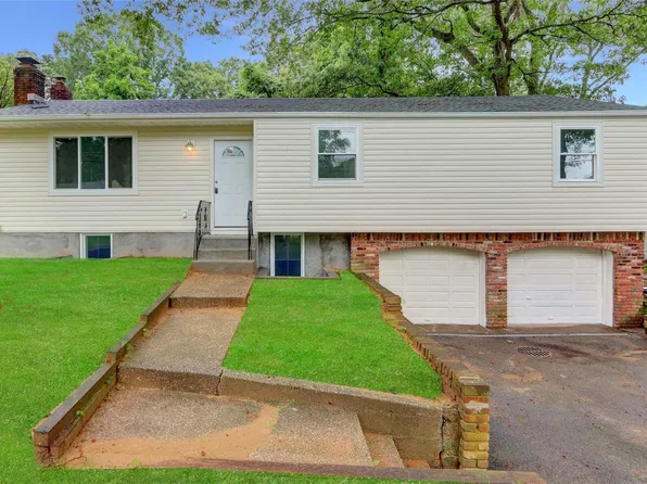 6 Harriet Street, Centereach, NY 11720