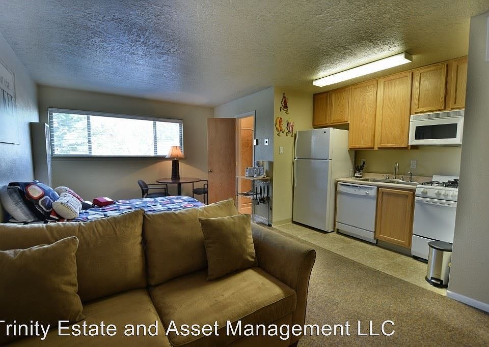 2nd image of 1409 Girard Blvd NE APT F
