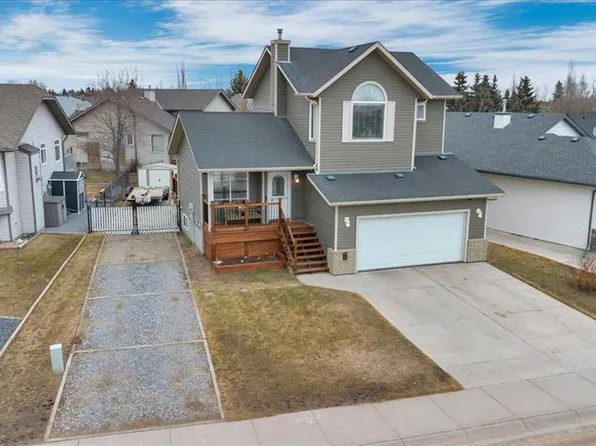 90 S Parklane Dr, Strathmore, AB T1P 1R2