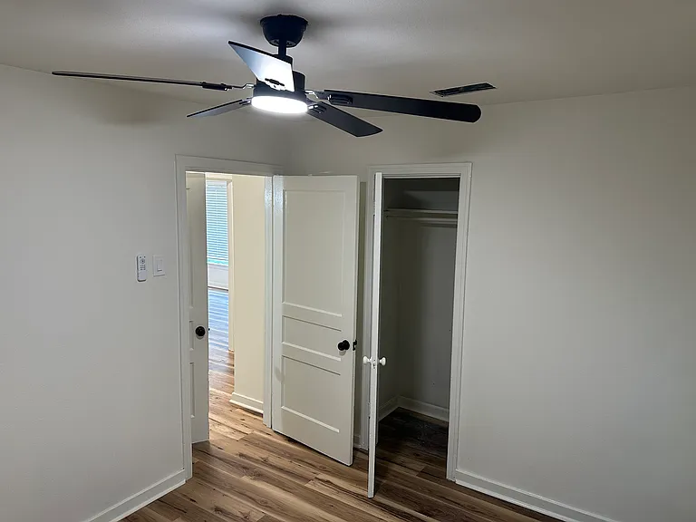 6535 Lockheed Ave — Photo 7