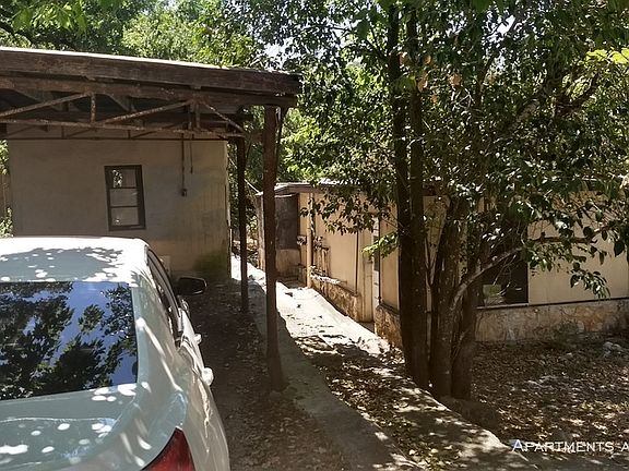 2nd image of 100 Mandalay Ln