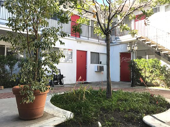 3rd image of 13855 Burbank Blvd APT 6