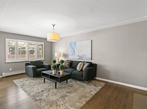 5th image of 485 S Newport Way