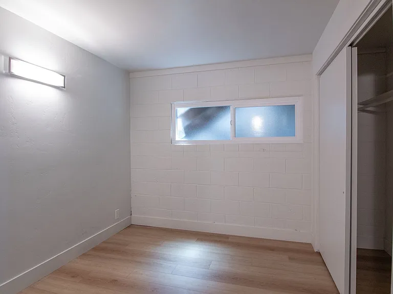 1055 Gilbert St — Photo 14