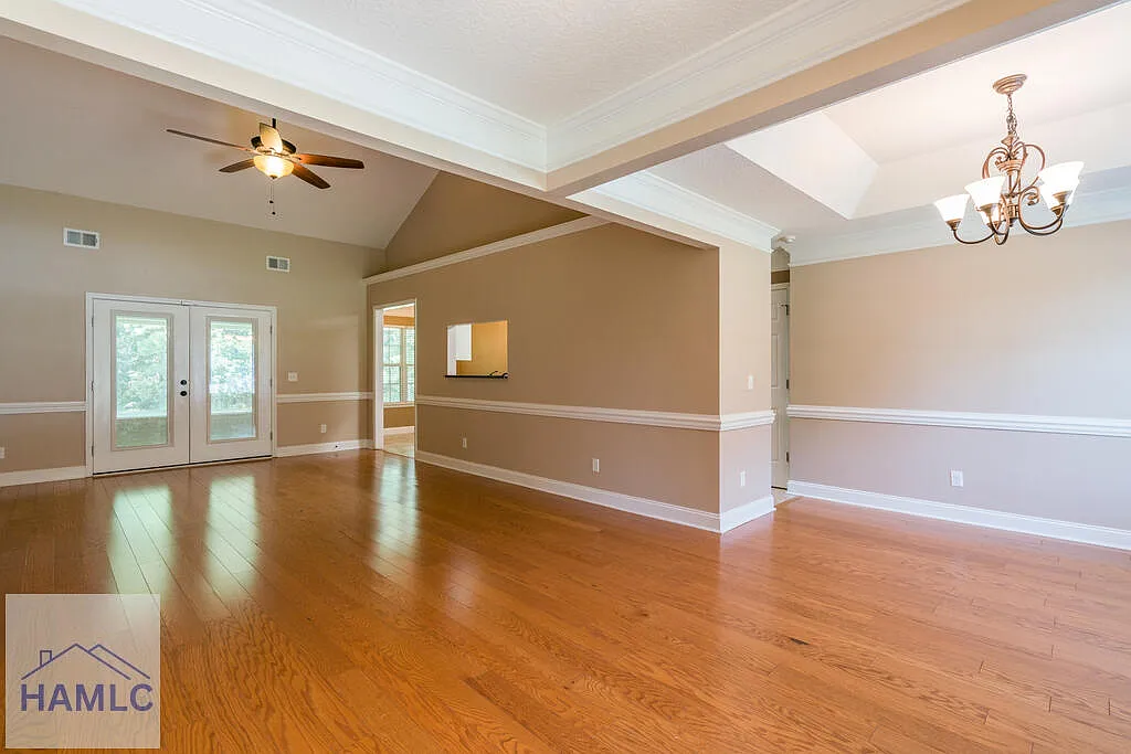 4 bed, 2.5 bath, 1830 sqft, $1,950 — Photo 2