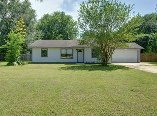 355 W Keanahalululu Ln, Bastrop, TX 78602