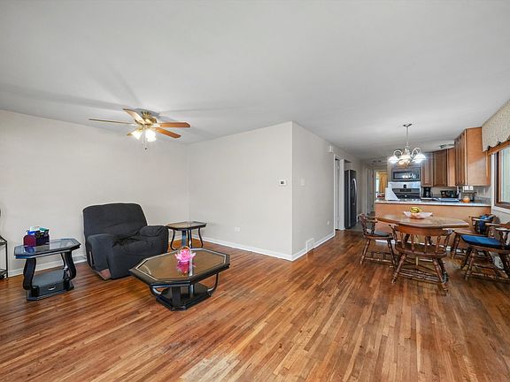 3rd image of 10304 S Avenue M