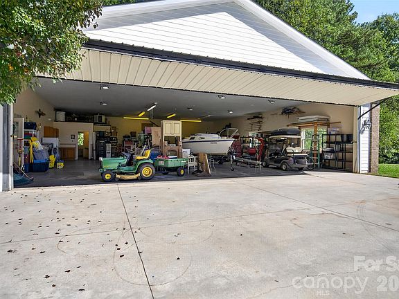 5th image of 321 Normandy Rd