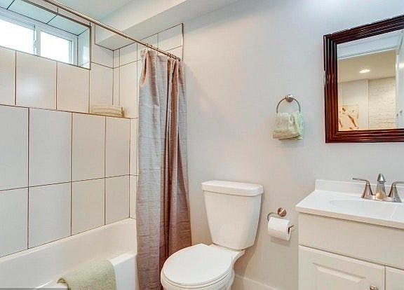 full bath room