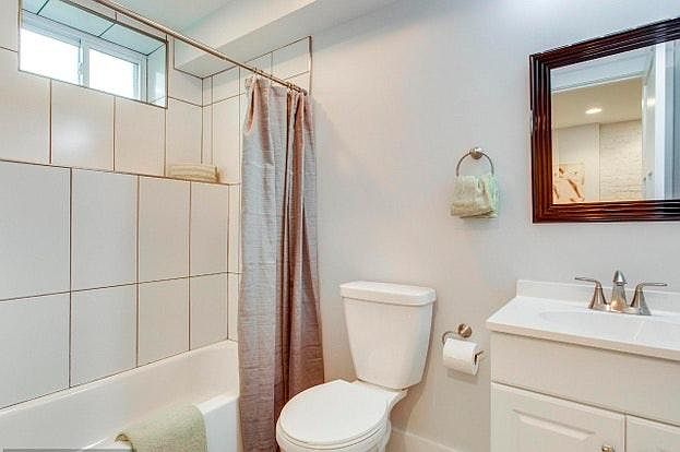 full bath room